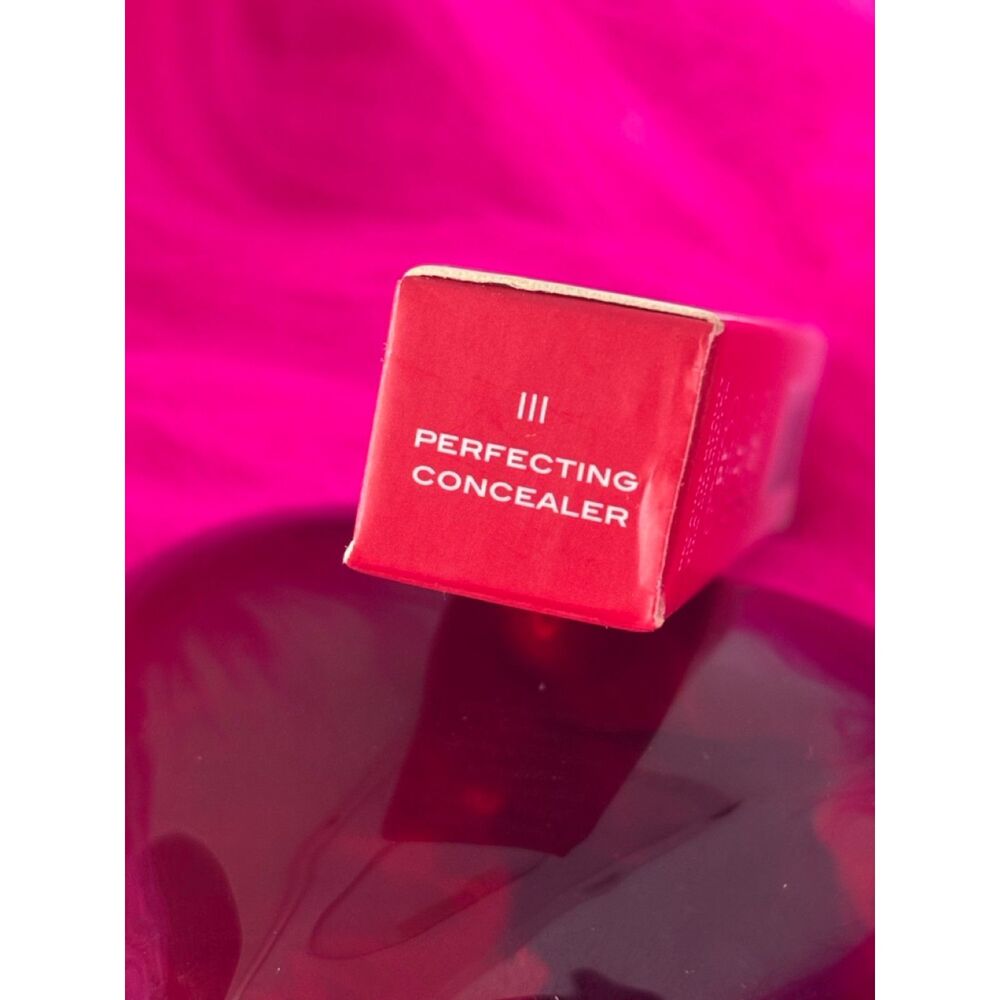 Mirabella Perfecting Concealer III - Medium - Picture 2 of 5